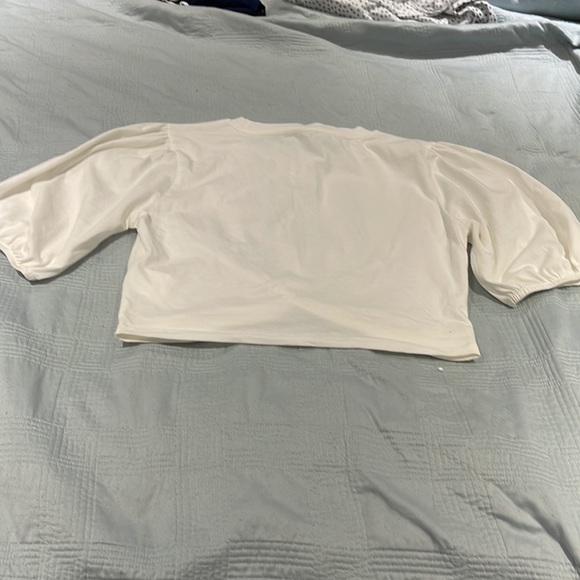 Minkpink cropped white top with bubble sleeves - Picture 4 of 4